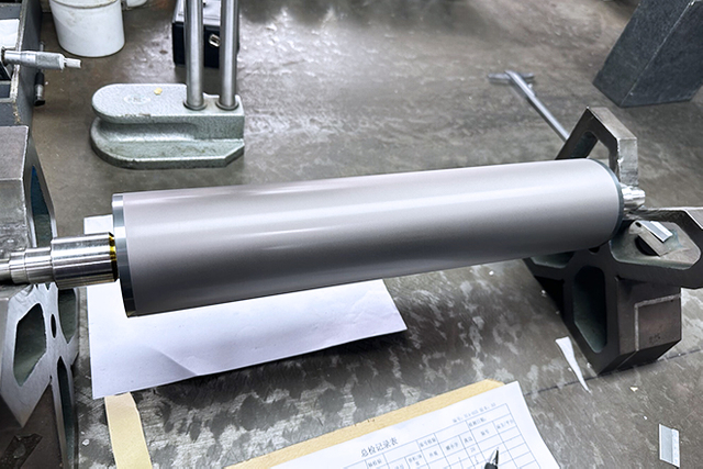 anilox roller roundness inspection on precision lathe quality verification